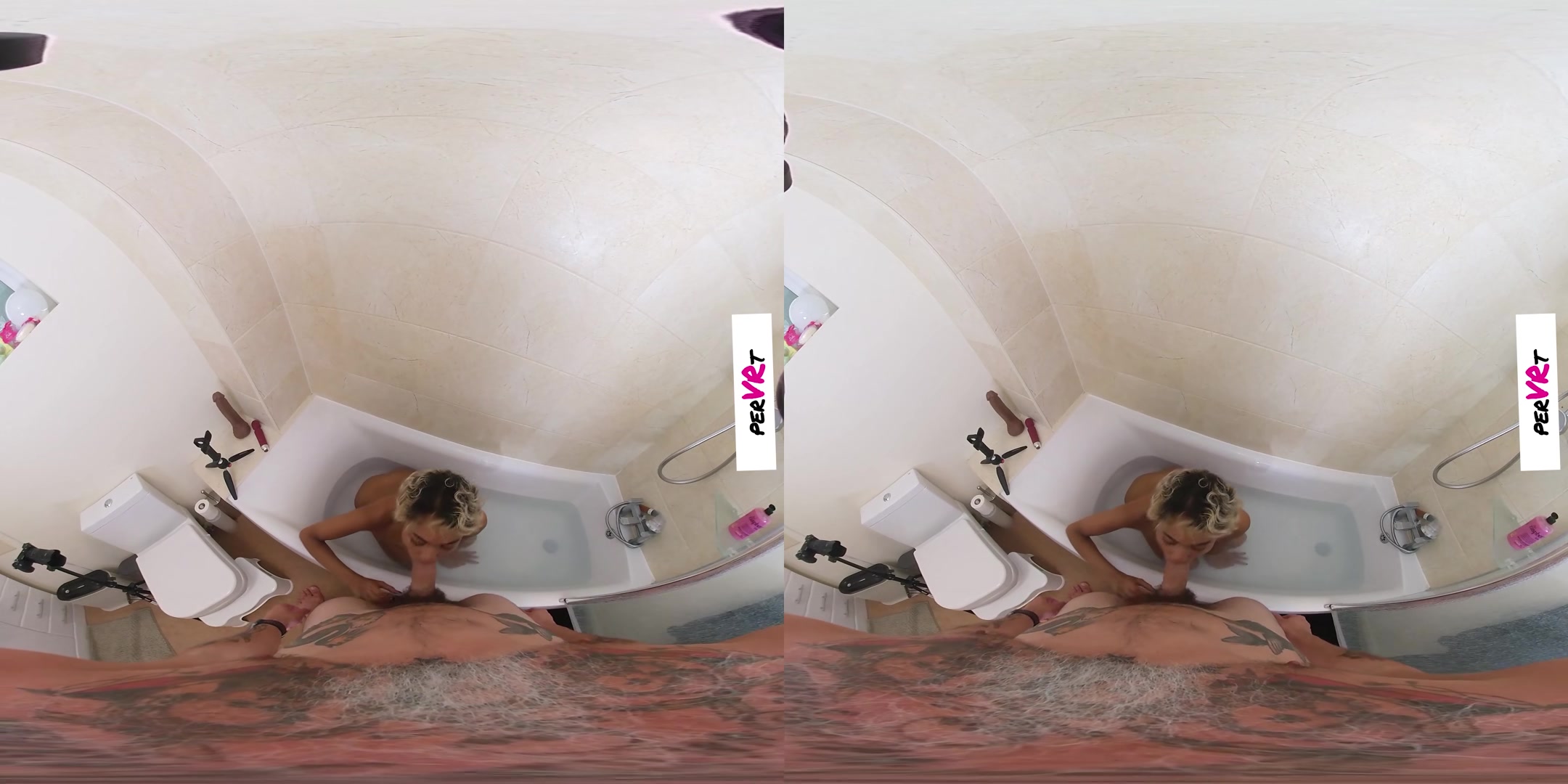 Blowjob And Doggy In The Tub - perVRt