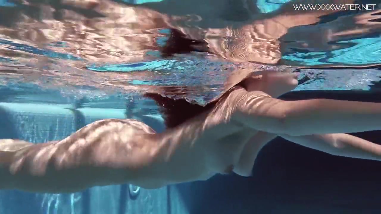 Hot Spanish Babe Underwater - Diana Rius