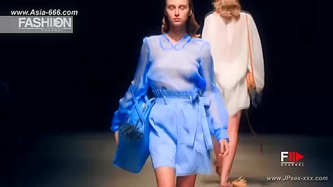 Braless Trends in Women's Fashion Style Compilation for Adventurous Dressers.4