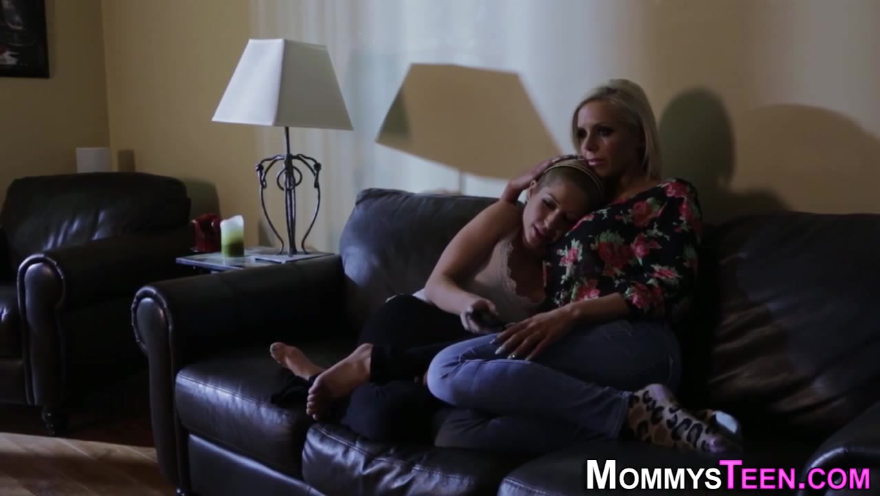 Lesbian milf masturbates