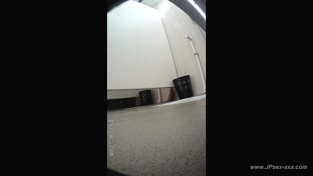 peeping blondes go to toilet.***