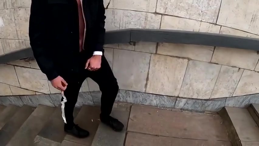 223 Guy Masturbates In The Underpass