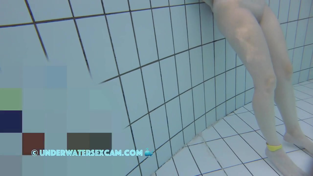 Crazy Girl Is Fingering In Public Pool!