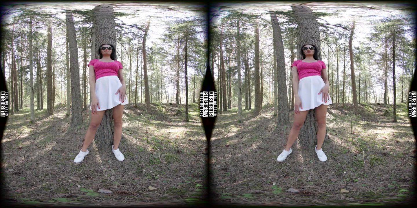 Monica Forest Nymph Get Wet And Dildo Masturbating - PlushiesVR