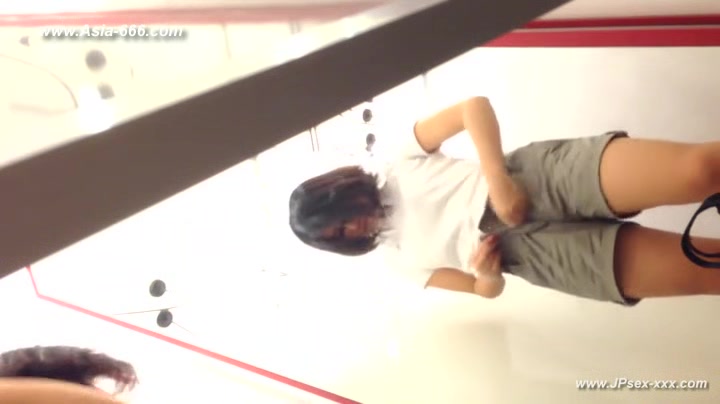 peeping singapore changeroom.4