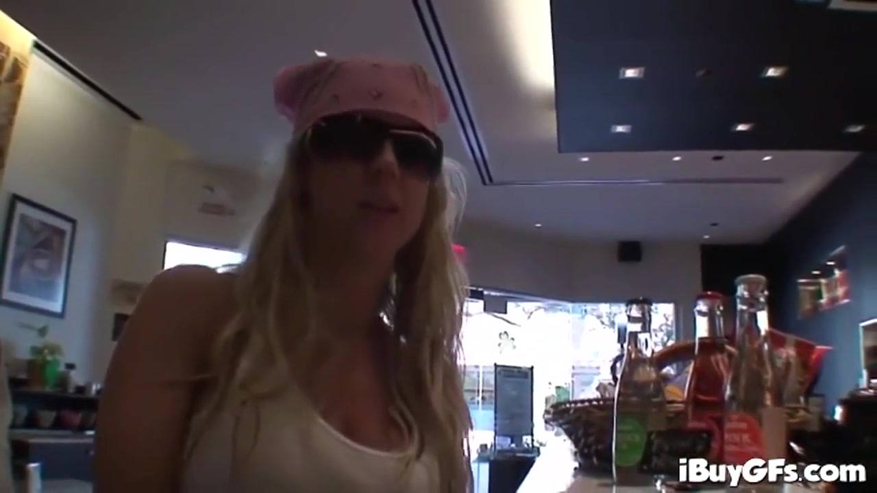 Getting Fingered With Carolyn Reese