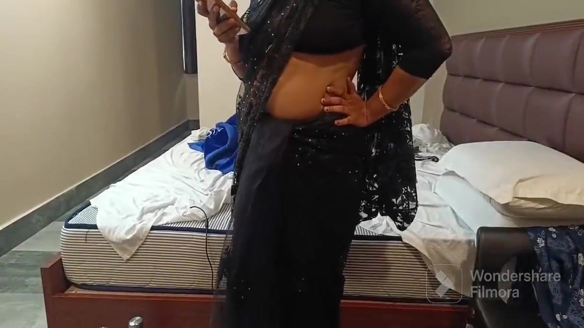 Sexy Divyanka Bhabhi Fucked With Neighbuor