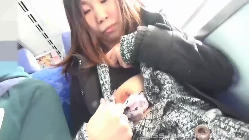 Public Pussies On A Train - PissJapanTV