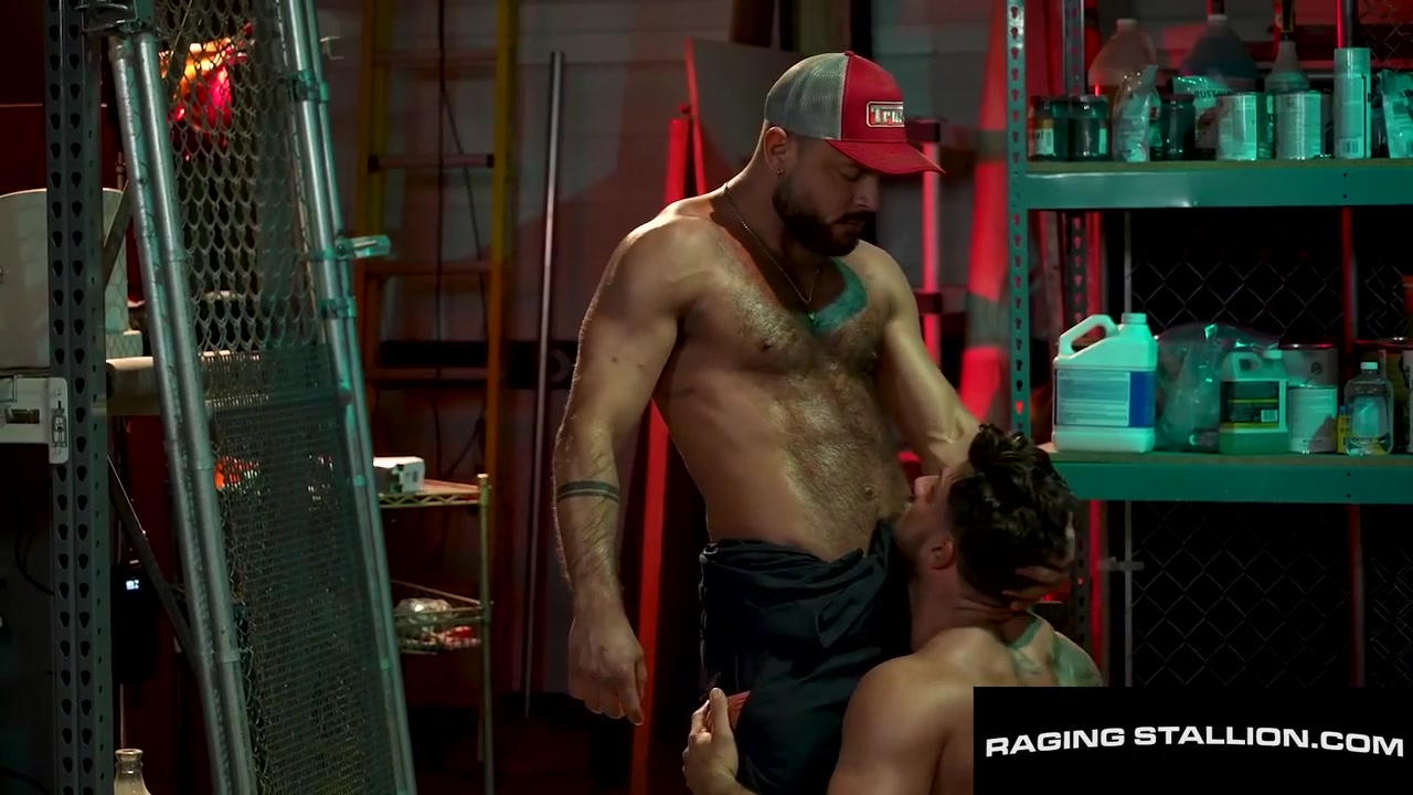 Heath Halo And Sir Peter - Muscular Fuck Frenzy Spits, Rims, And Barebacks Raw