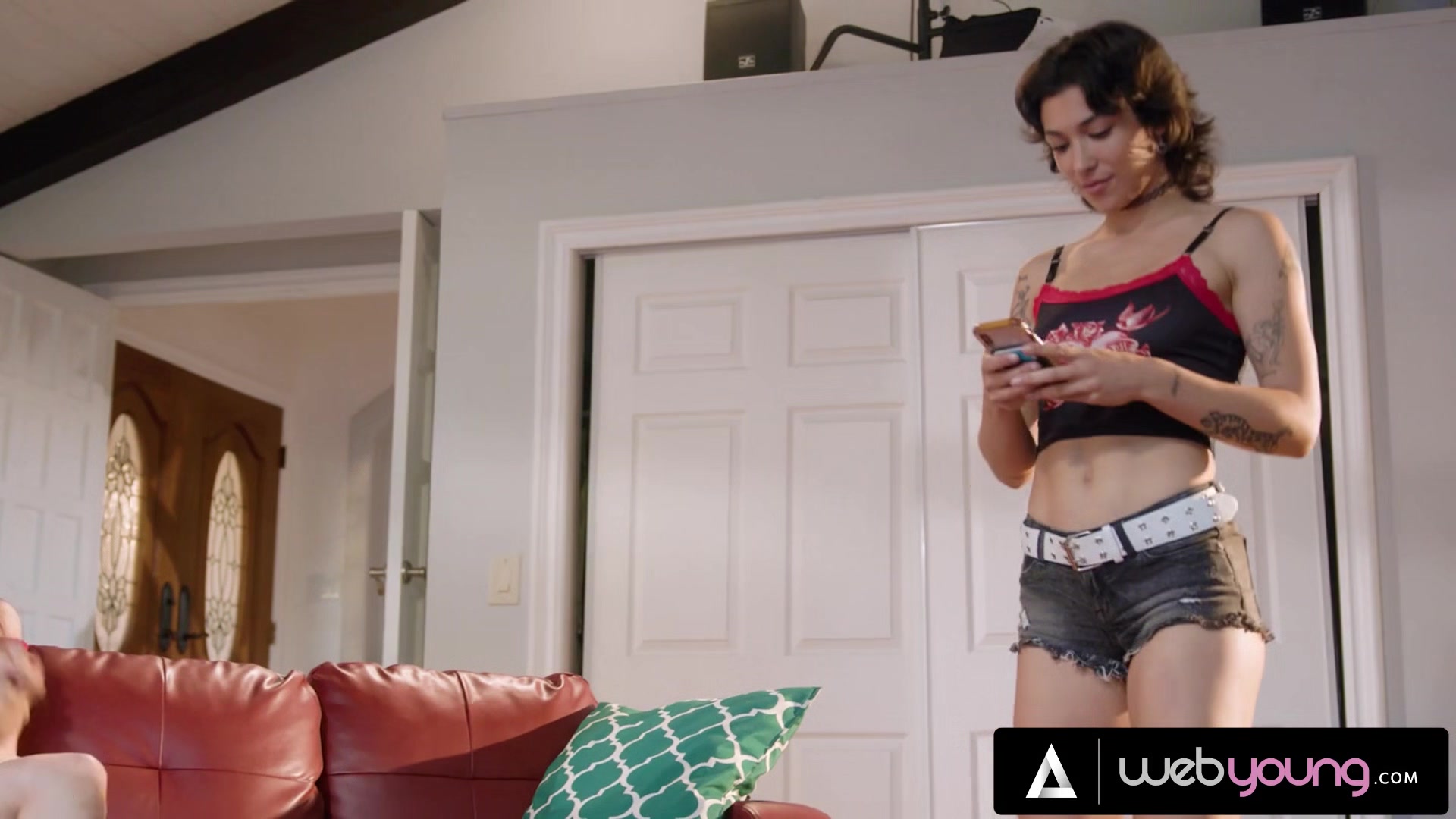Sexy teen 18+ Brooklyn Gray Passionately Fingers Her Hot New Girlfriend On The Couch