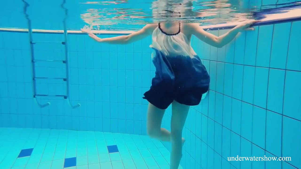 Underwater Mermaid Hottest Chick Ever Avenna