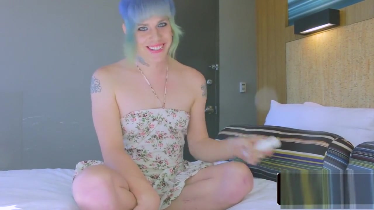 Pretty femboy solo masturbation session
