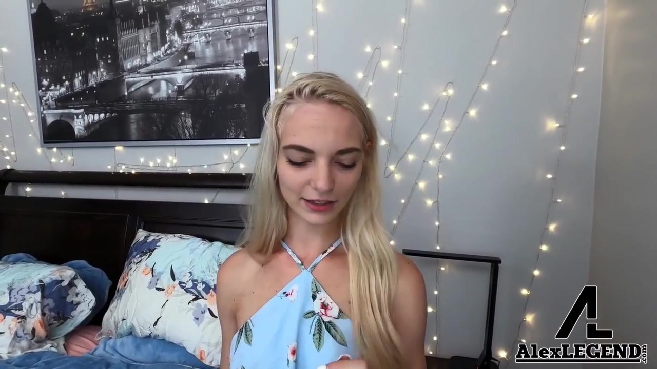 Sexy Blows Landlord Big Cock To Pay Her Rent!