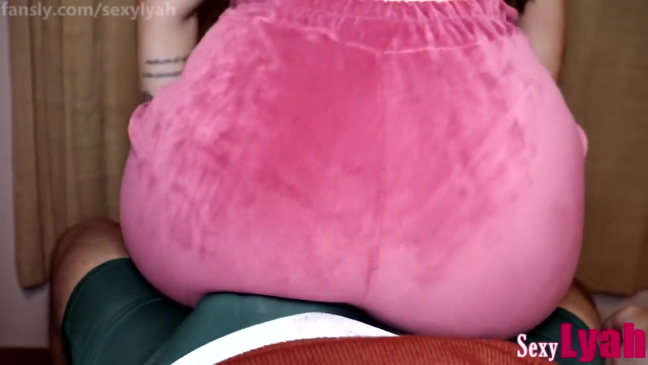 Hot Assjob Lap Dance In Velour Pants