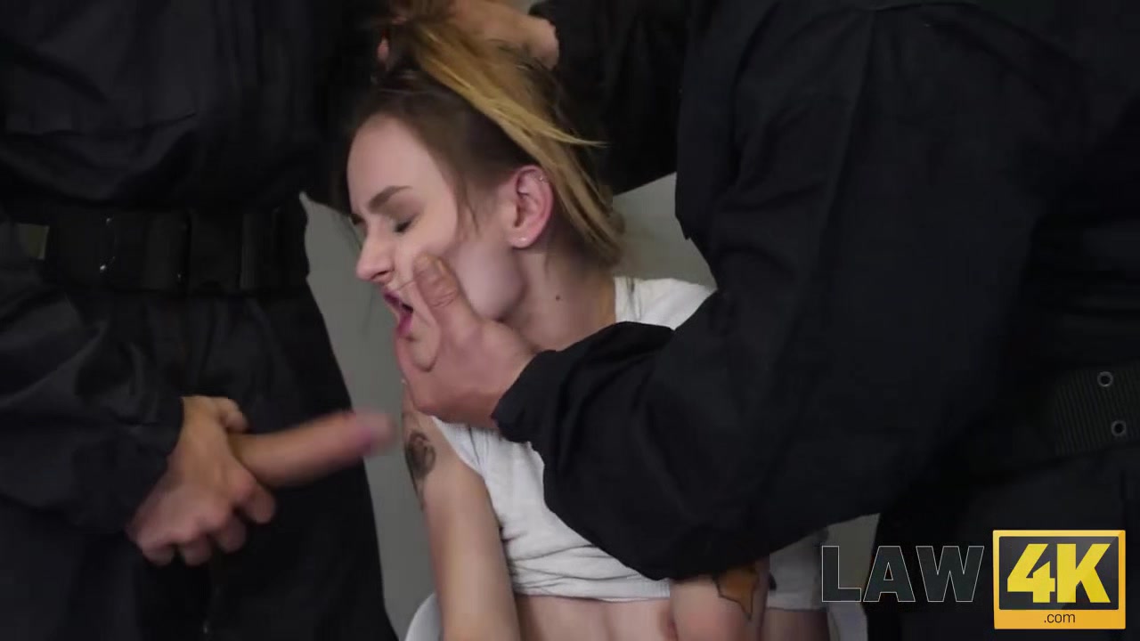 LAW4k. Skinny tattooed Adele Unicorn cutie gets screwed in the cage for a shampoo