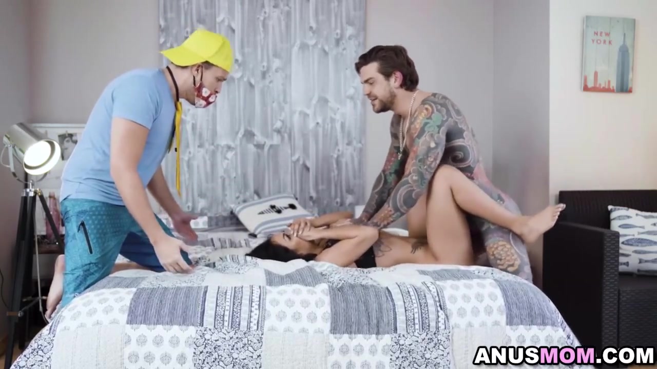 Canela Skin In Cheating Latina Stepmom Anal Fucked