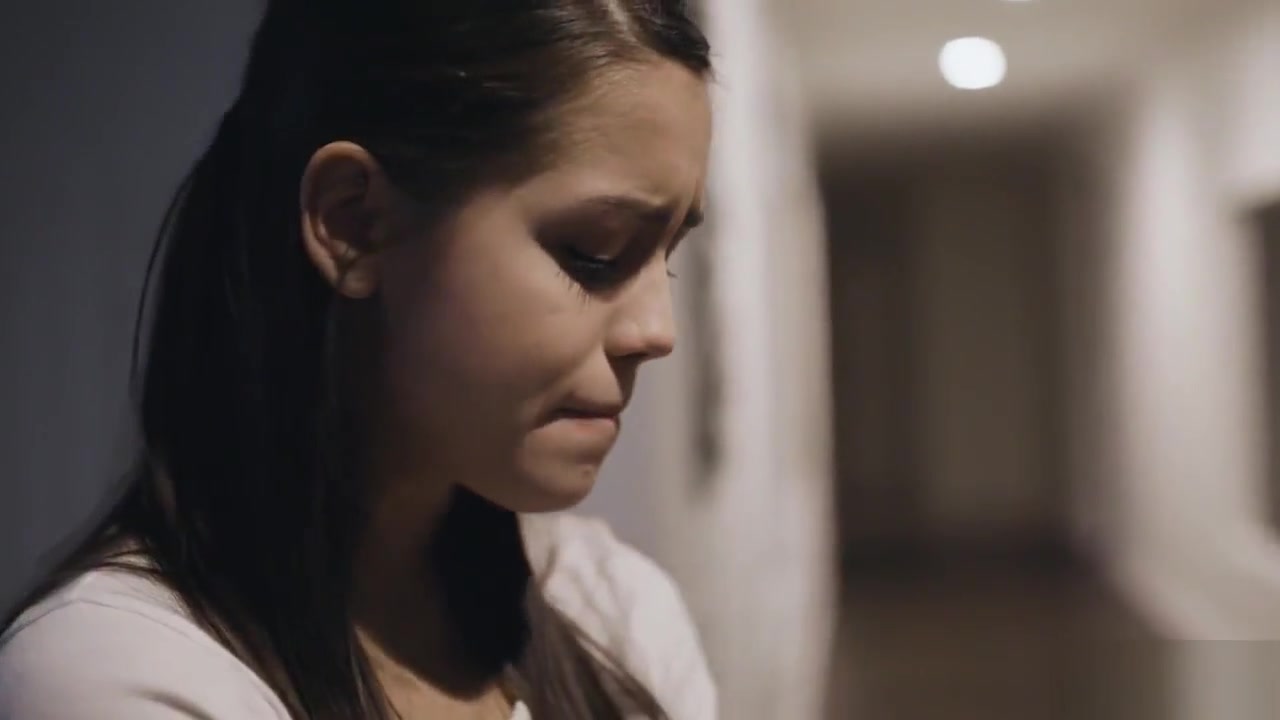 Babysitter teen 18+ makes a generous deal with the Step dad