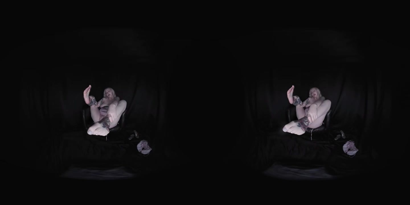 Rub My Feet - LoveHerFeetVR
