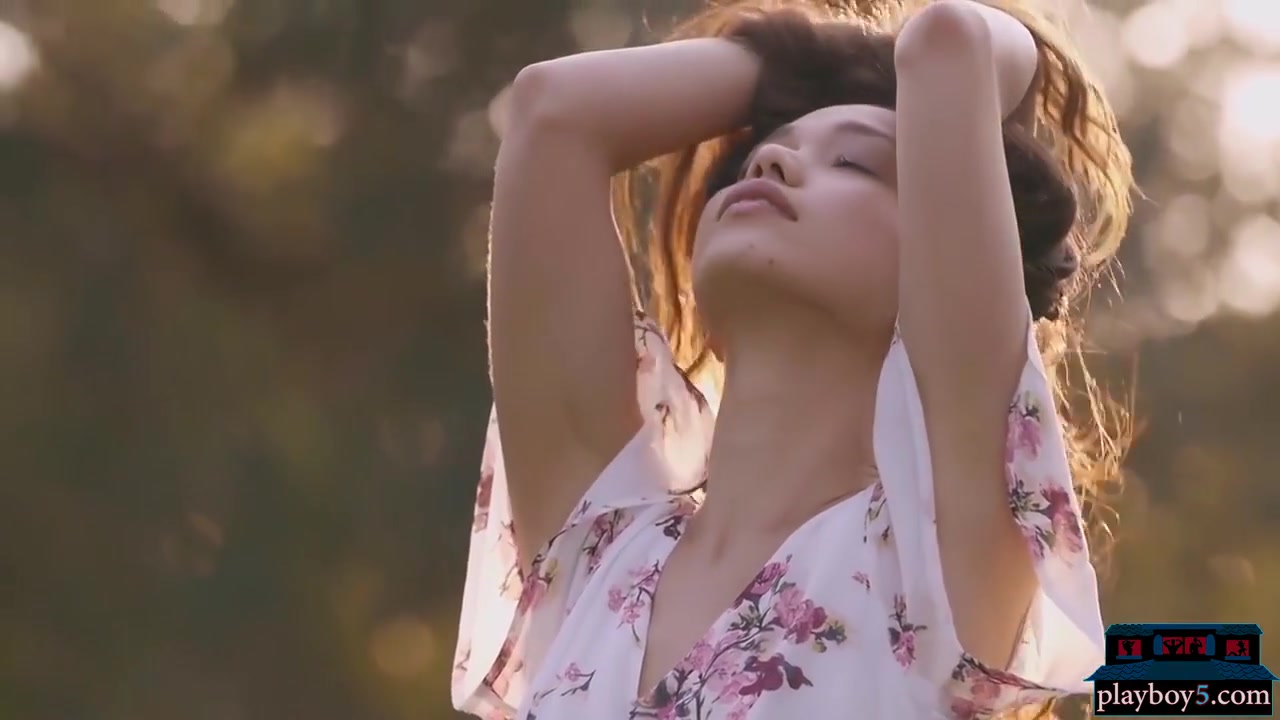 Petite Asian teen 18+ Model Kit Rysha Hot Outdoor Stripteas