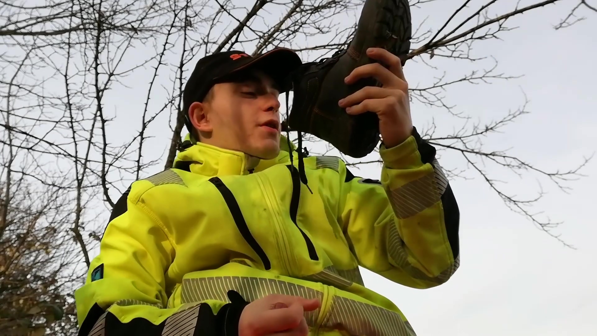 Cum In Boots Solo Pissing And Jerkoff In Hi-vis Uniform