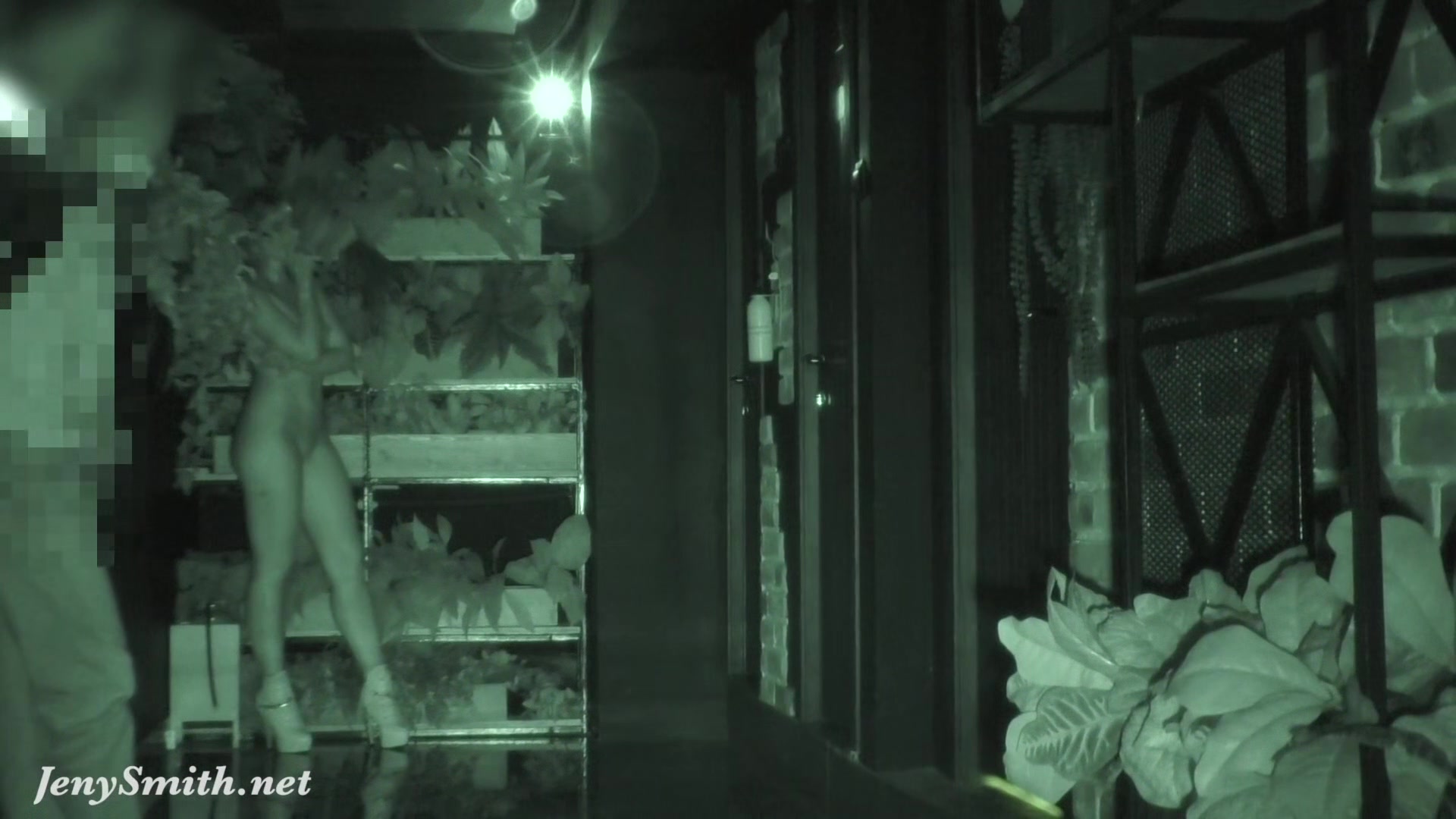 Jeny Smith got naked at the party in night club
