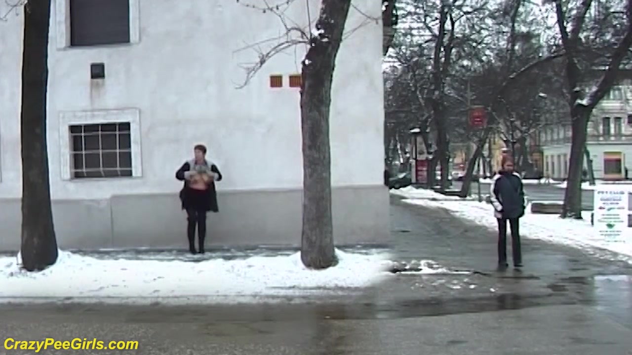 bbw milf peeing in public