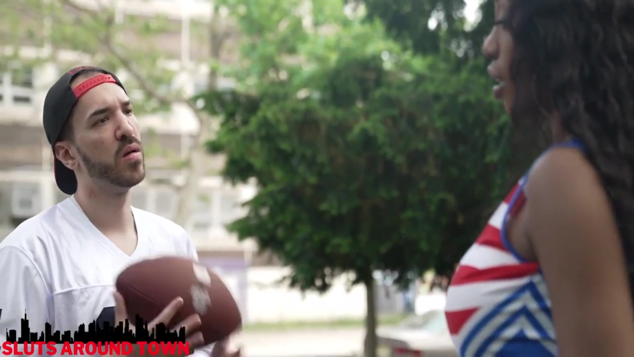 Cheerleader Motivates The Star Quarterback With Her Big Juicy Ass 6 Min - Tender Montana And Peter King