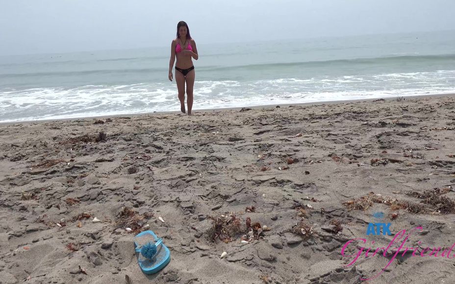 Fuck-Tent On The Beach