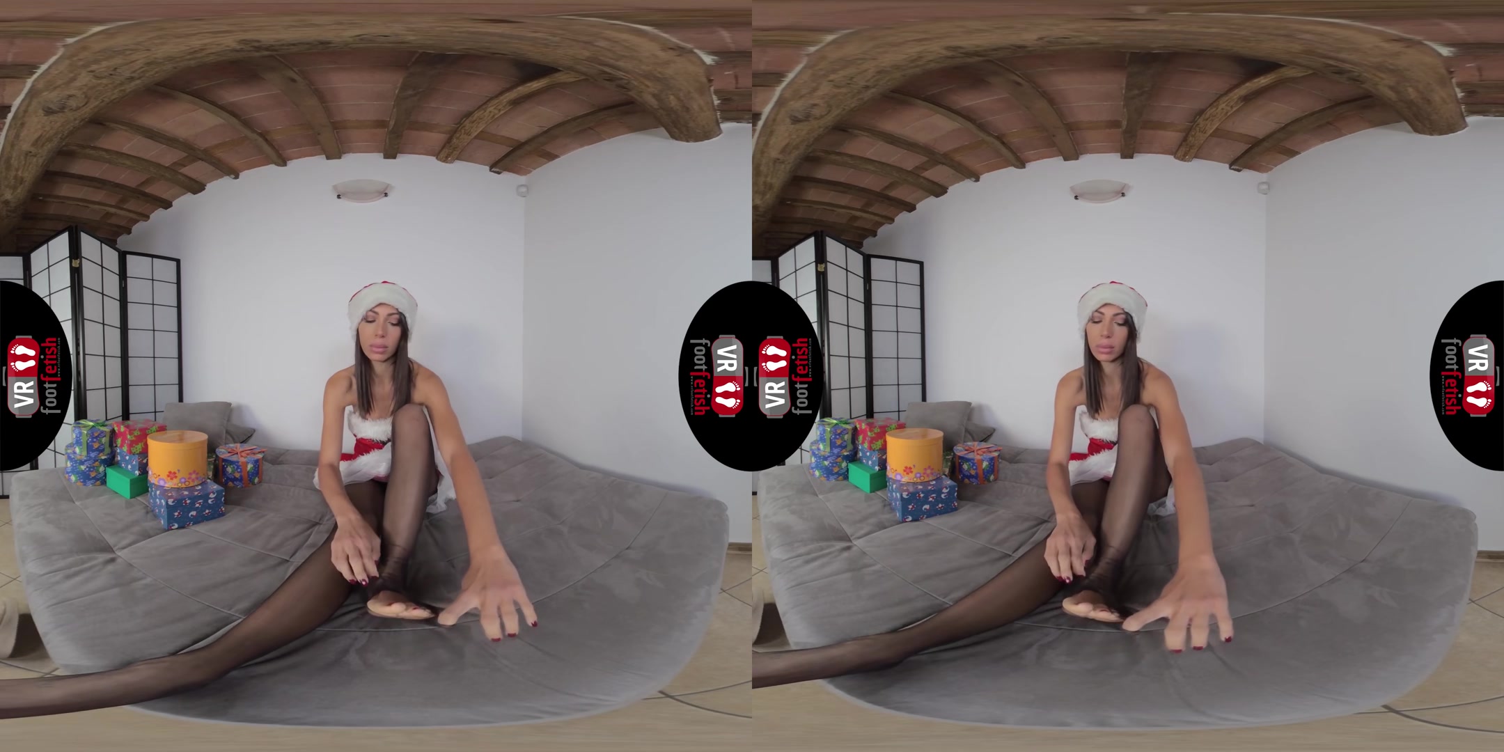 Stunning Daniela flaunts her sexy feet and wishes you Merry Christmas - VRFootFetish