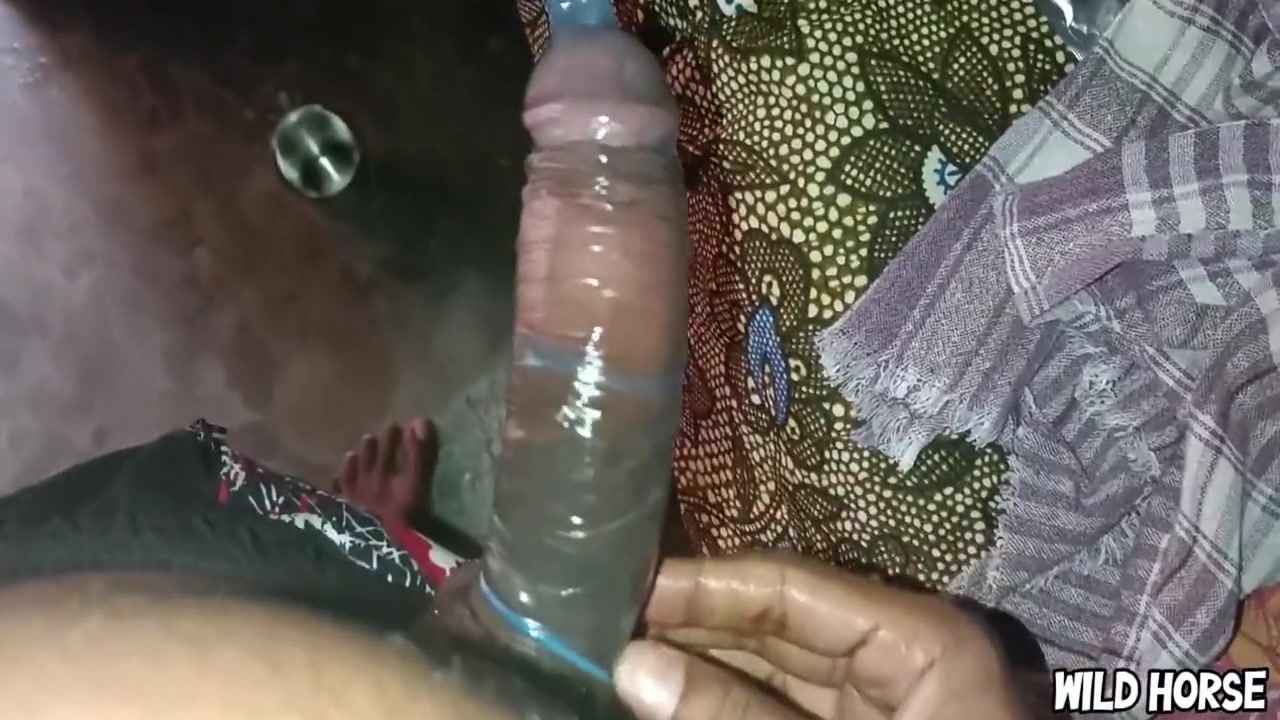 Condom Lagake Girlfriend Ki Chut Aur Gand Choda