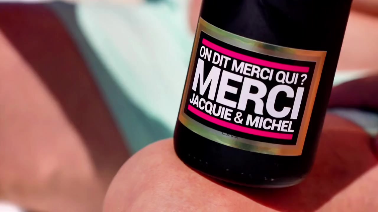 Miss Alice Wild tames the pack... - Jacquie et Michel TV