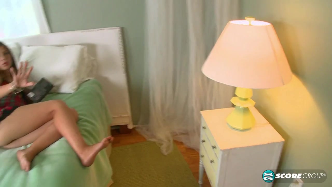 Wrong Room. Right Pussy! - NaughtyMag