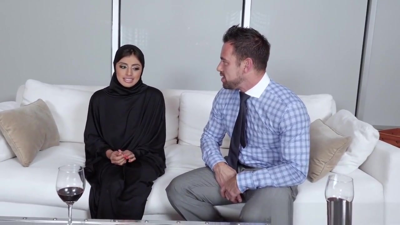 Creampied Ella Knox Is Wearing A Hijab For This Occasion