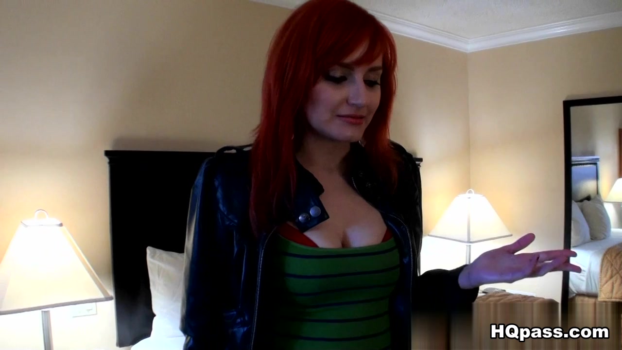 Voodoo & Phoenix Askani in Street treats Video