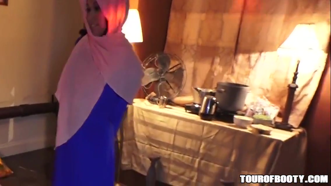 Local Arab Working Girl Lets American Soldier Tap Dat Azz