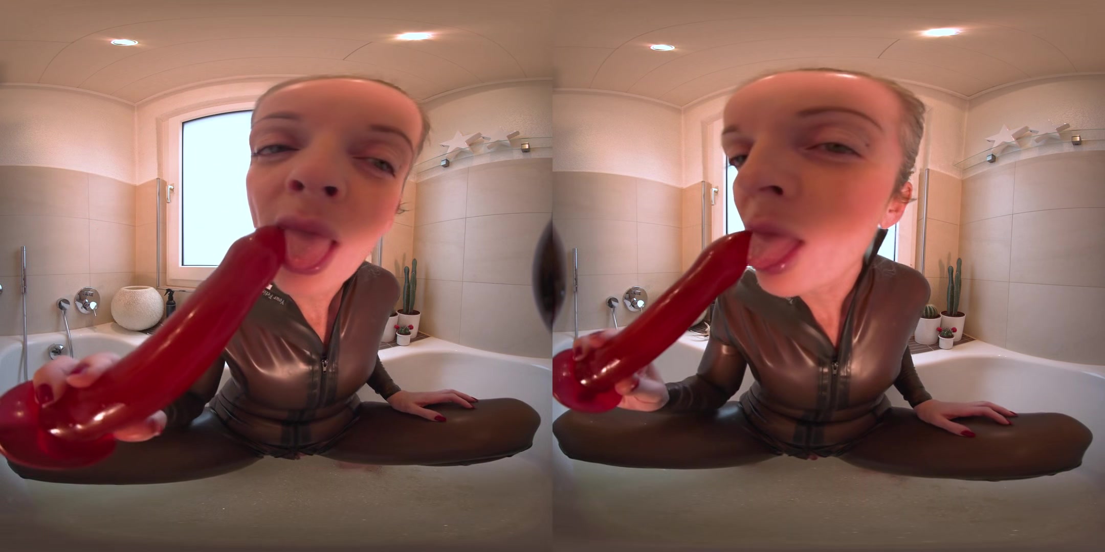 Latex Bathtube Fun