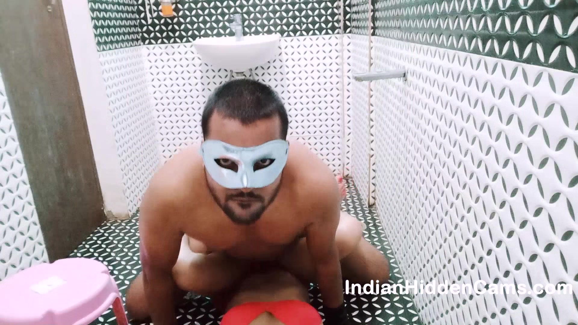 Married Indian Couple On Vacation Having Sex While Taking Shower In Desi Oyo Hotel - Hindi Audio