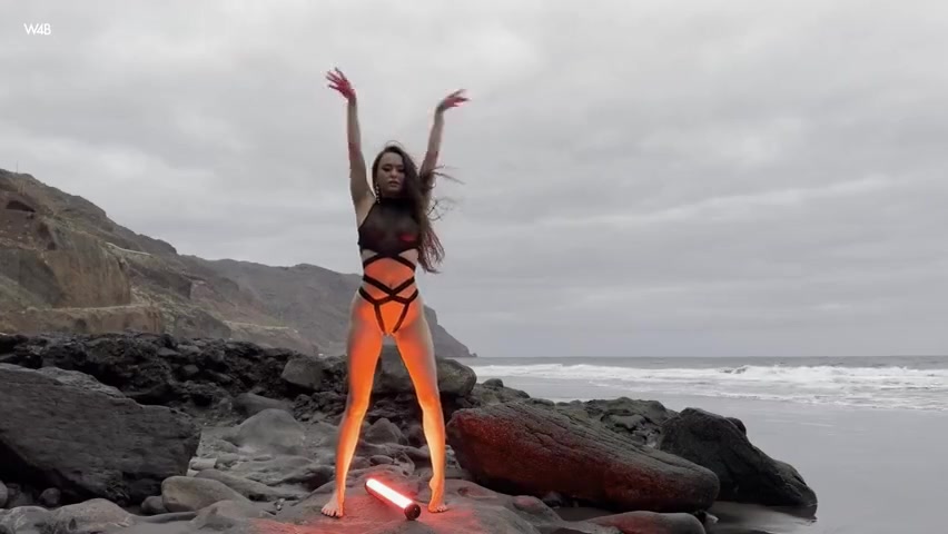 I Am From Mars - Li Moon And Li Loo