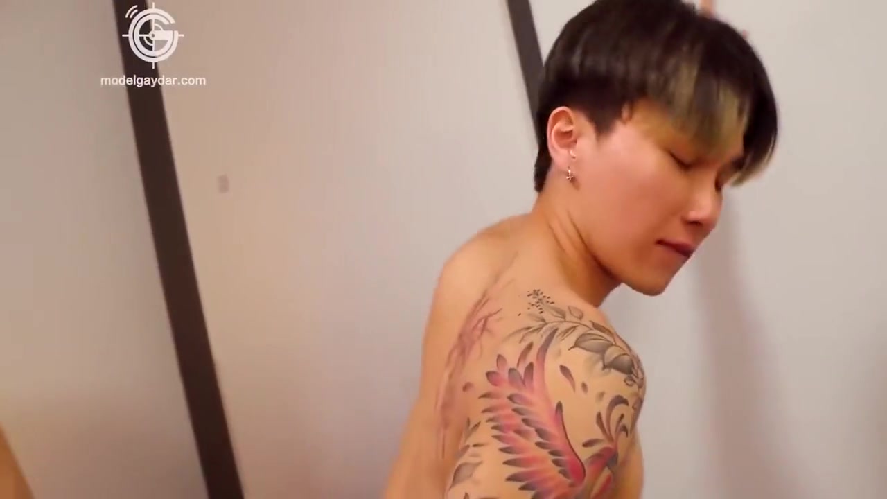 Gift-002 Wet Kiss Begging / Abs Show 0 To Take A Man With Thick Glasses