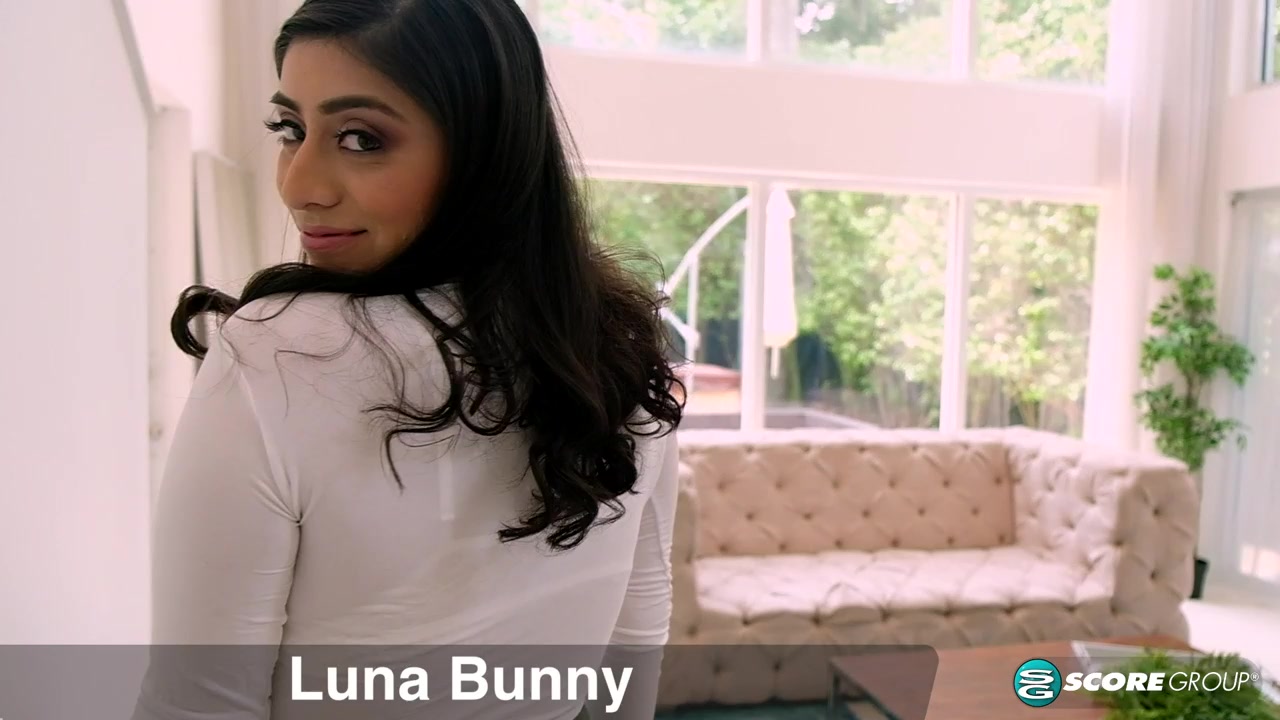 A Bra-Busting Girl Named Luna Bunny