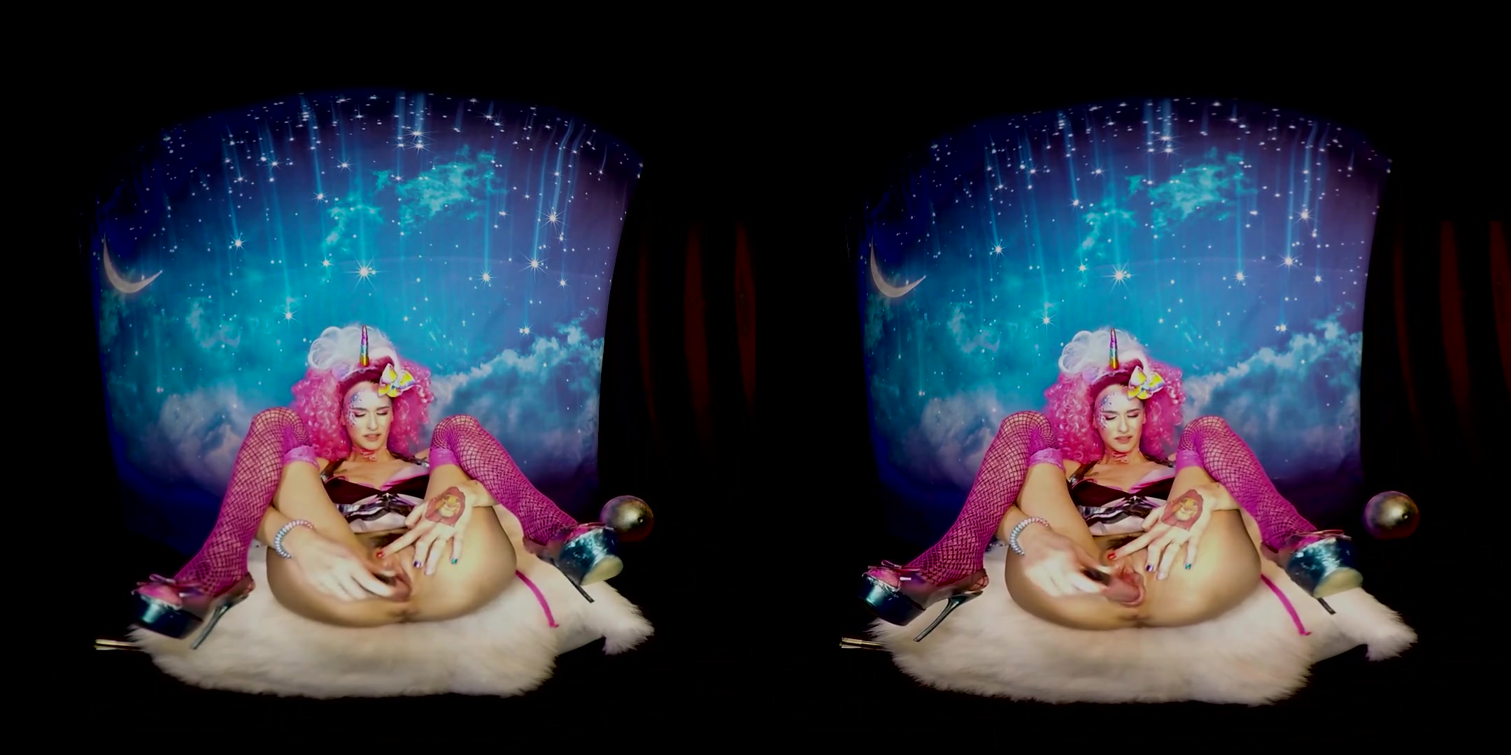 Cute Adelle Unicorn Dresses Up and Toys - Costume Solo Model Toying