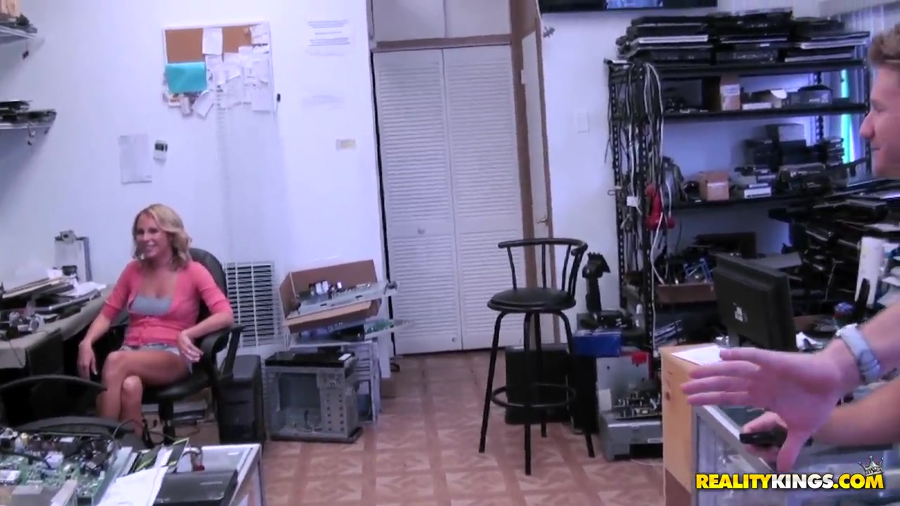 Nasty guy has hunted the beautiful blonde milf