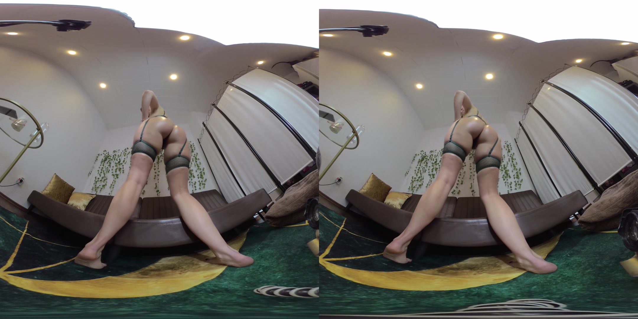 Blondine Mit Prallem Naturarsch Posiert Geil