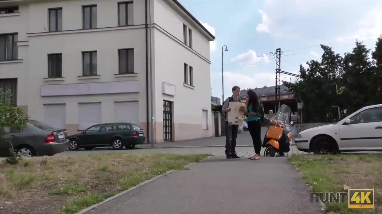 HUNT4K. Good-looking chick couldn't say no to handsome guy with cash