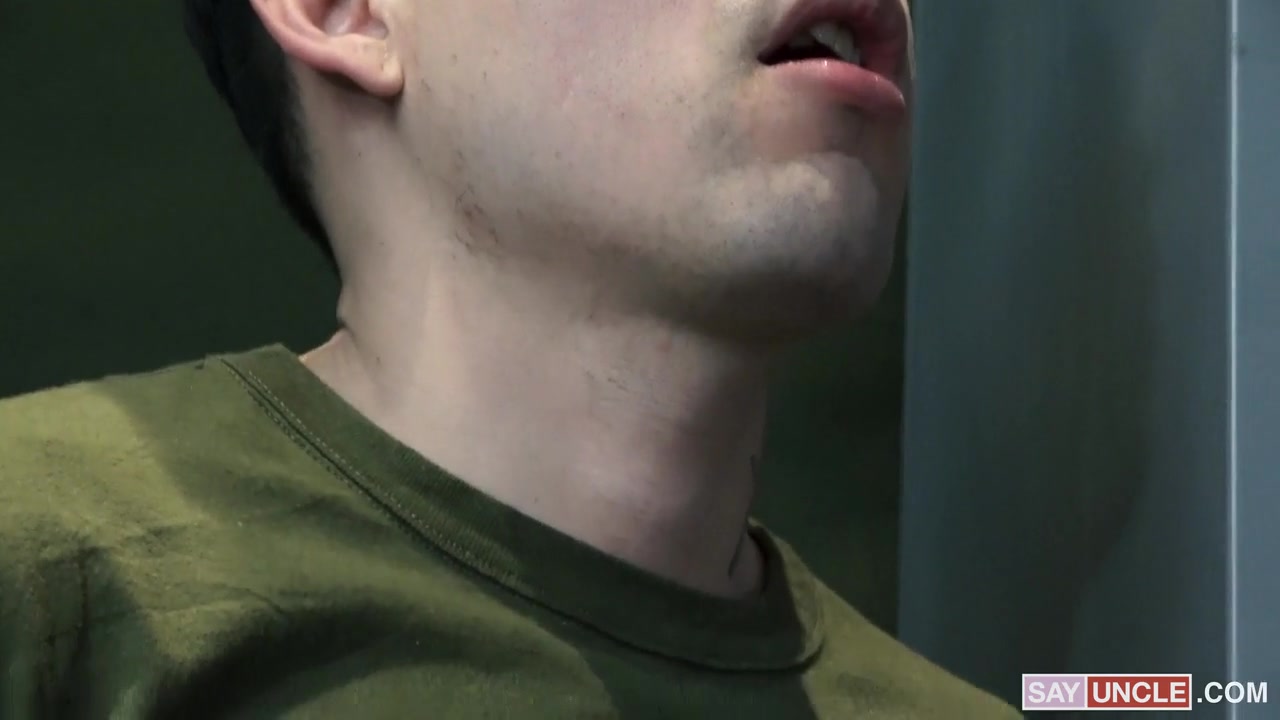 In the Military, We All Know How to Handle a Rifle - MilitaryDick