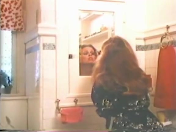Amber Hunt, Maryanne Fisher, Mitzi Fraser in vintage xxx clip