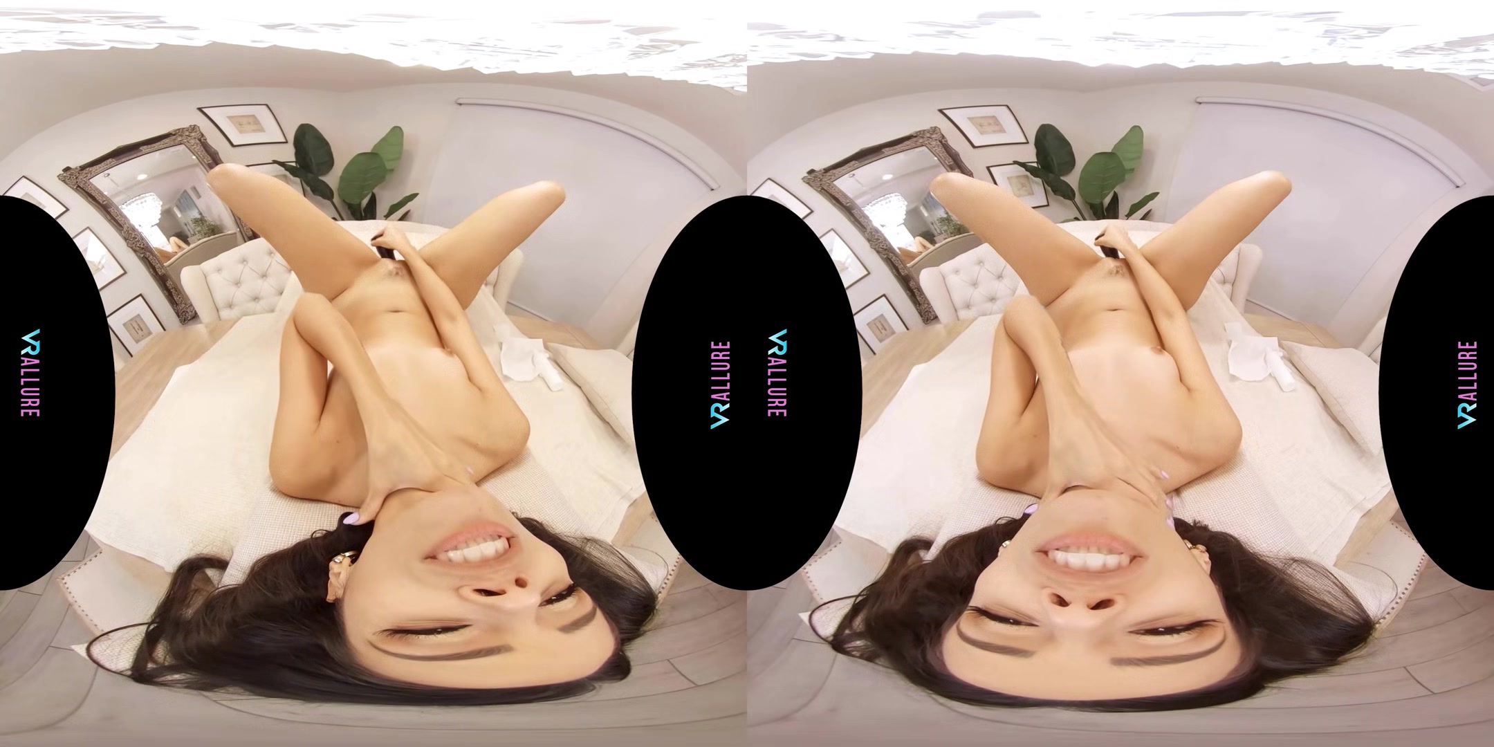 VRALLURE Andreina Deluxe Is Muy Caliente!