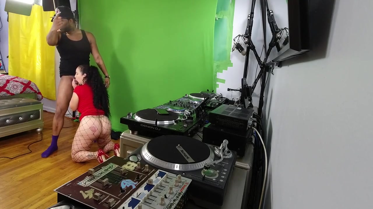 Queen Roguexxx 1 At Camera Angle #2) 4 Min