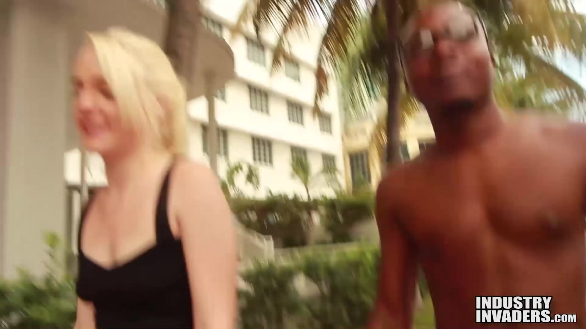 Put that Dick in your Mouth! Lola Summers enjoys BBC in Miami for IndustryInvaders
