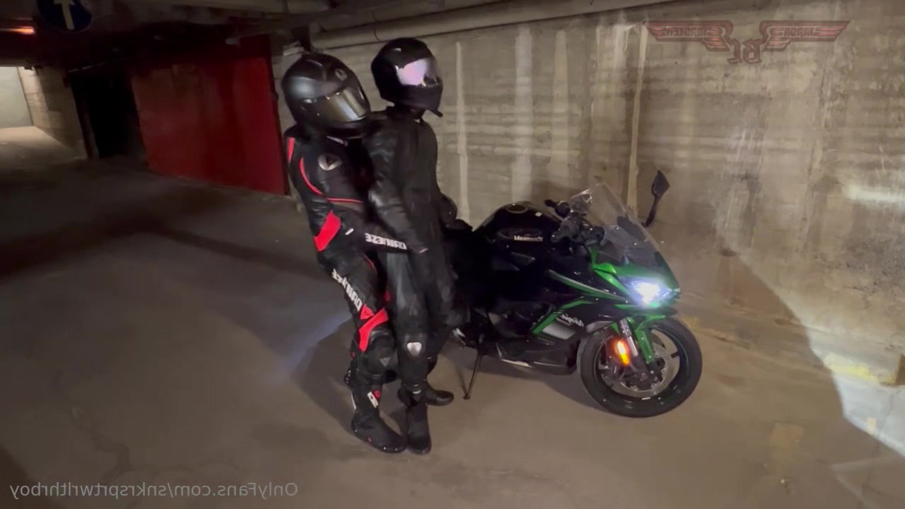 Biker gear gloved leather suit cuming